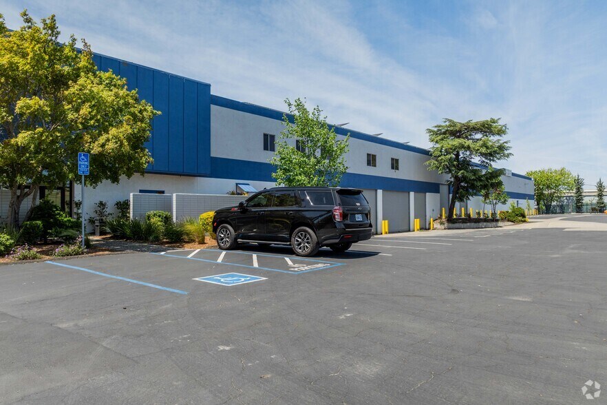 More Photos Of 5555 Broadway, American Canyon Warehouse For Sale