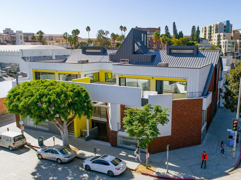 More Photos Of 911 Broxton Ave, Los Angeles Medical For Sale