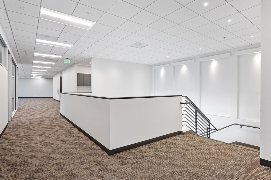 More Photos Of 5810 Van Allen Way, Carlsbad Flex For Sale