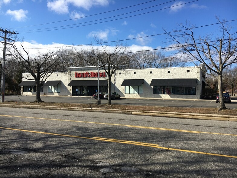 Primary Photo Of Route 347 & Alexander Ave, Lake Grove Freestanding For Lease