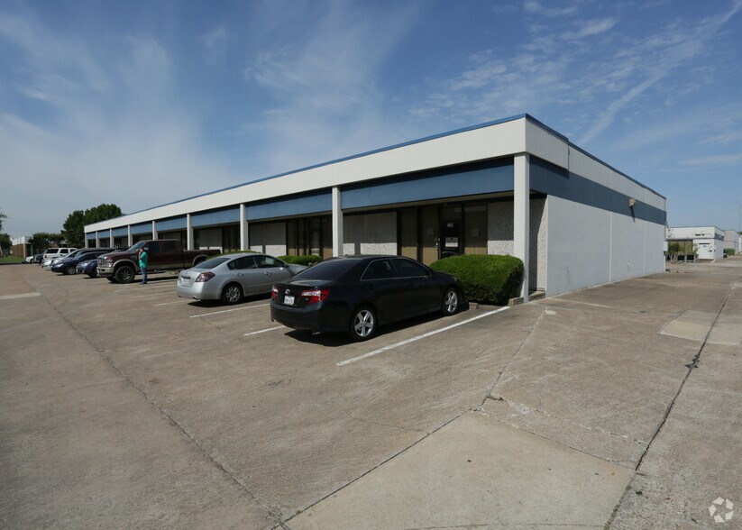 More Photos Of 10812 Fallstone Rd, Houston Unknown For Lease