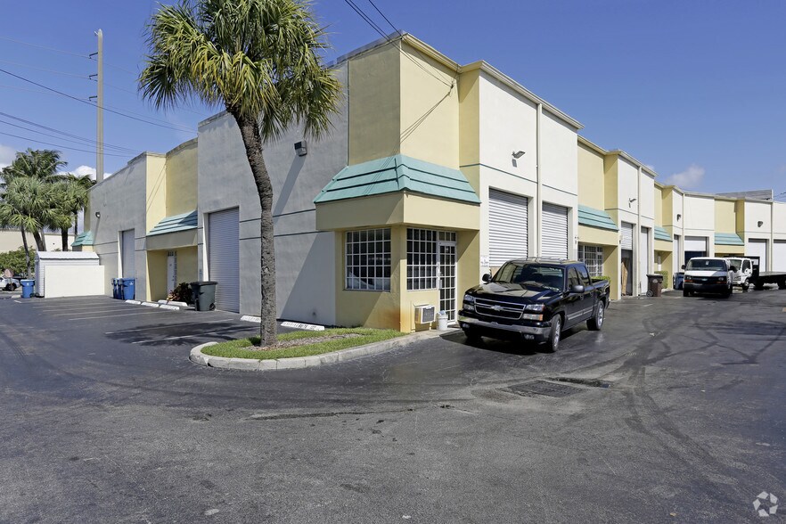 More Photos Of 3200 S Andrews Ave, Fort Lauderdale Warehouse For Lease