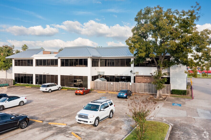 More Photos Of 9180 Old Katy Rd, Houston Medical For Lease