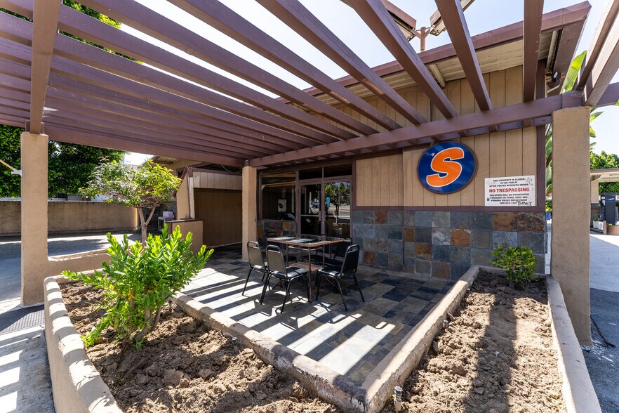 More Photos Of 530 E Foothill Blvd, Pomona Service Station For Sale