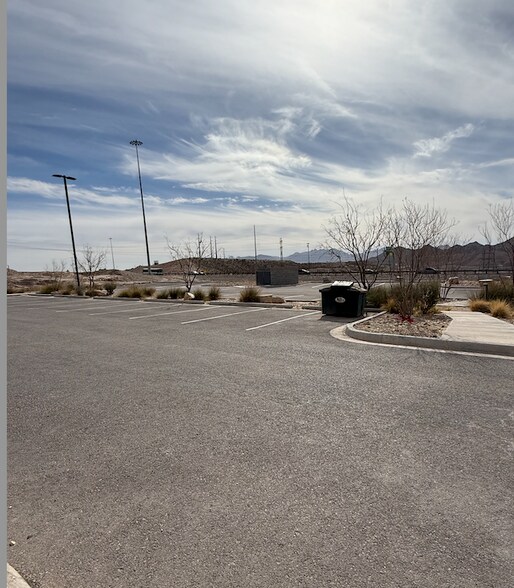 More Photos Of 340 Vin Rambla, El Paso Restaurant For Lease