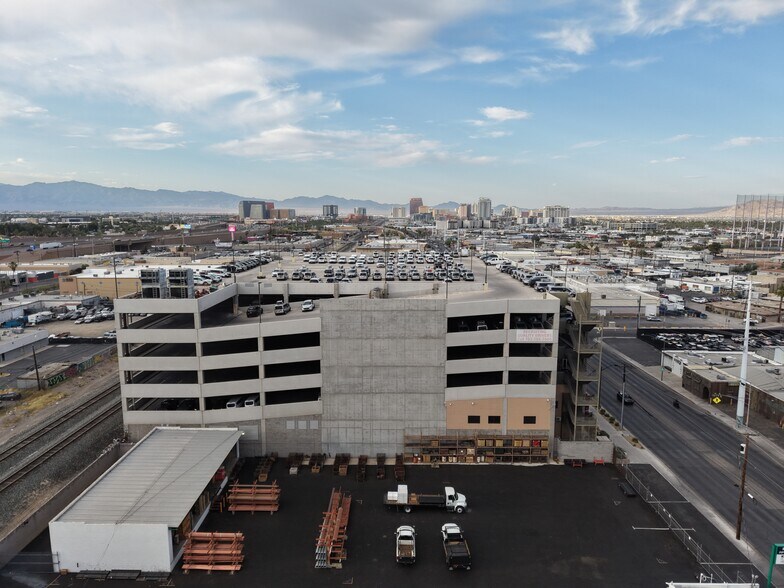More Photos Of 1900 Industrial Rd, Las Vegas Parking Garage For Lease