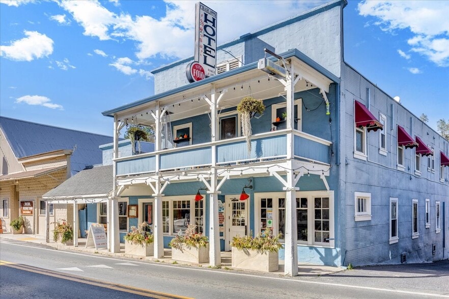 More Photos Of 18736 Main St, Groveland Hotel For Sale