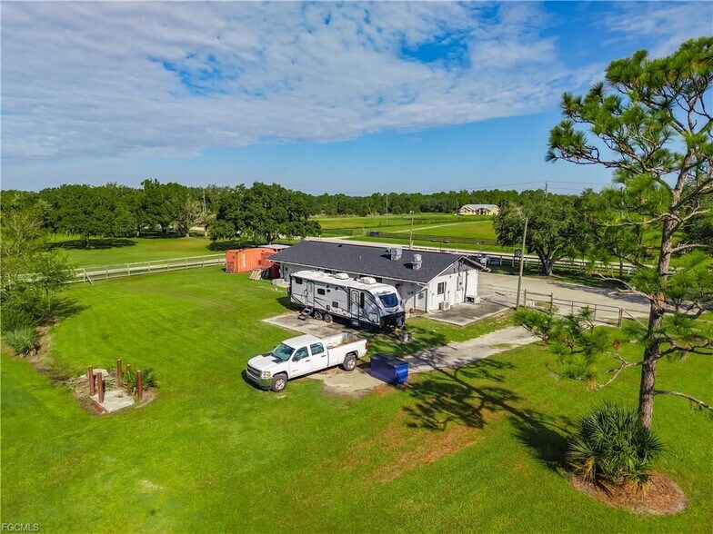 More Photos Of 4443 Loblolly Bay Rd, LaBelle General Retail For Sale