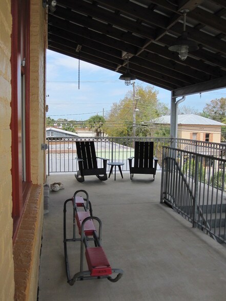 More Photos Of 305 S Washington Ave, Titusville Storefront Retail Residential For Sale