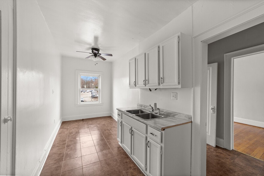More Photos Of 1690 Eddington Rd, Cleveland Heights Apartments For Sale
