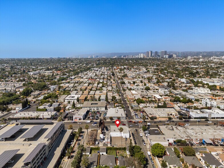 More Photos Of 2000 S La Cienega Blvd, Los Angeles Storefront For Lease