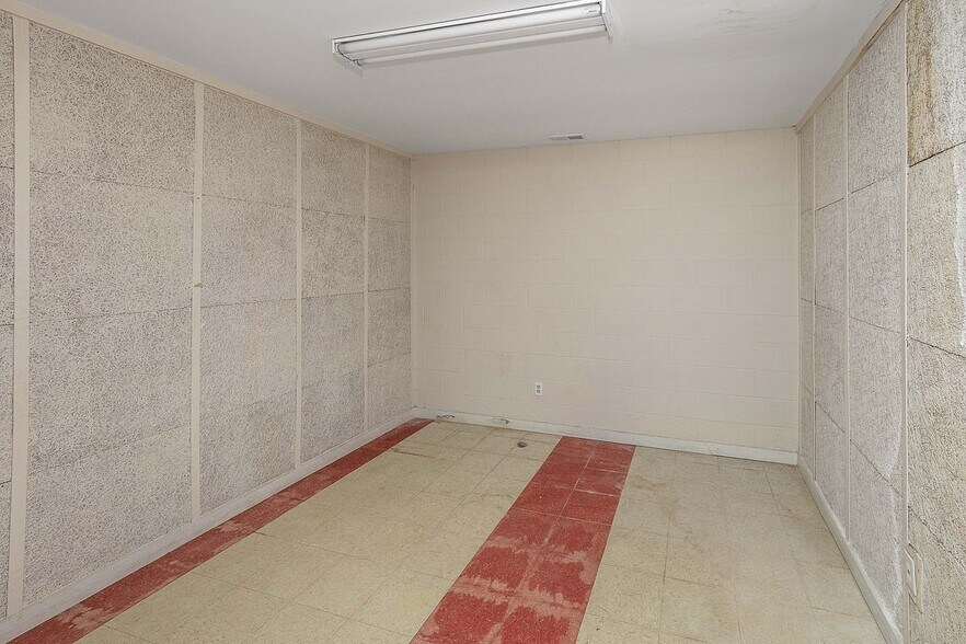 More Photos Of 2808 E Lamar Alexander Pky, Maryville Freestanding For Lease