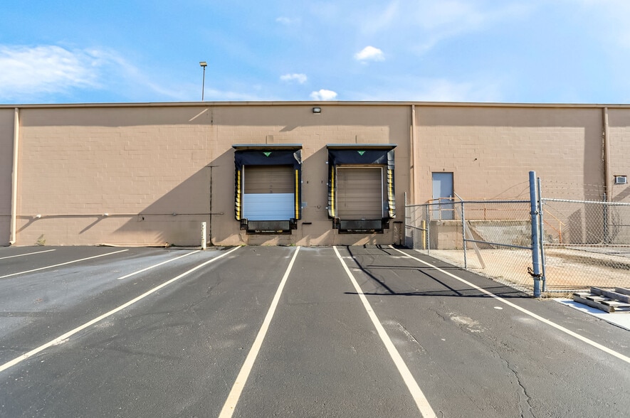 More Photos Of 2334 Production Dr, Indianapolis Warehouse For Lease