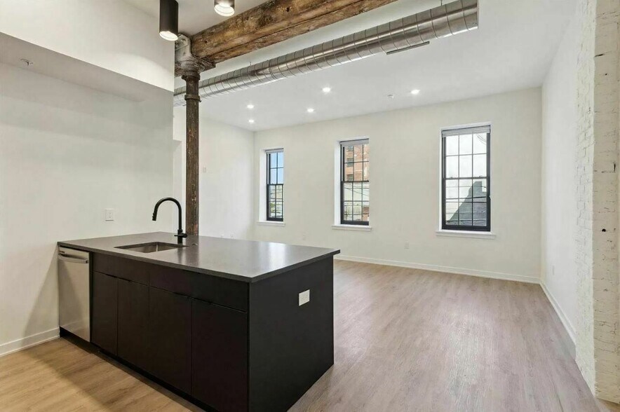 More Photos Of 500 N 13th St, Philadelphia Multifamily For Sale