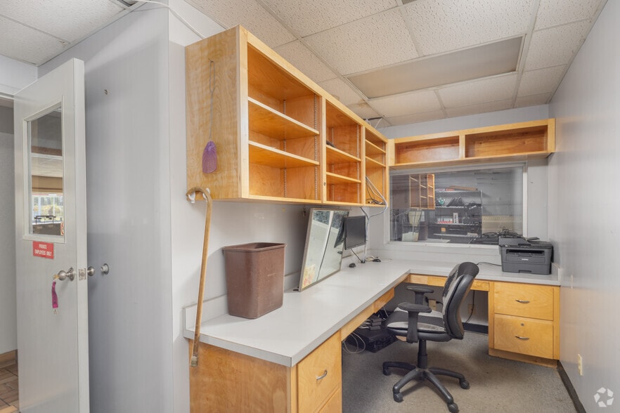 More Photos Of 5 Lane St, Yemassee Storefront For Sale