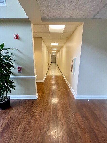 More Photos Of 5045 Old Hickory Blvd, Hermitage Medical For Lease