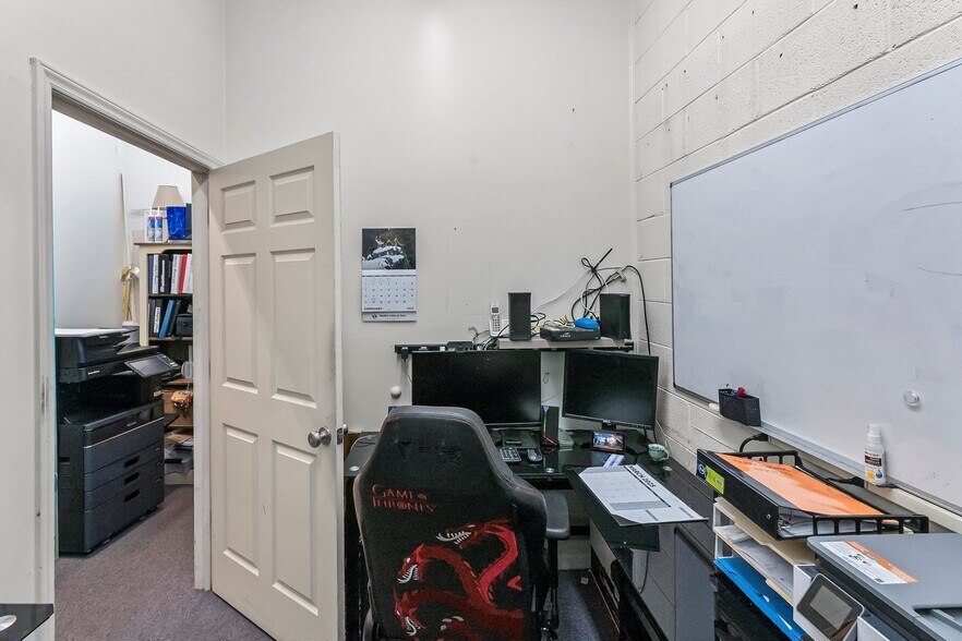 More Photos Of 2994 Hickory Blvd, Hudson Freestanding For Sale