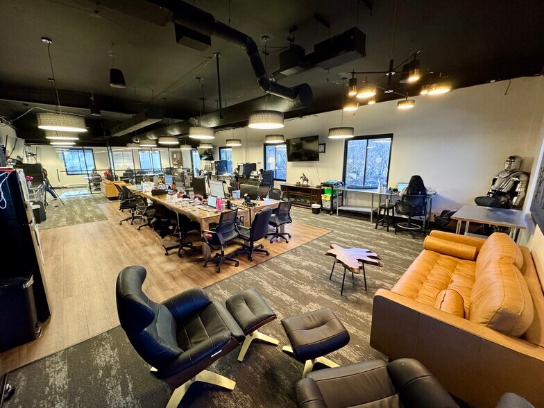 More Photos Of 180 S Weidman Rd, Ballwin Office For Sale