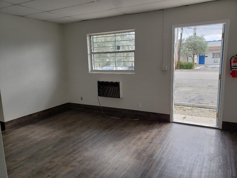 More Photos Of 2610-2618 NW 4th St, Fort Lauderdale Warehouse For Lease