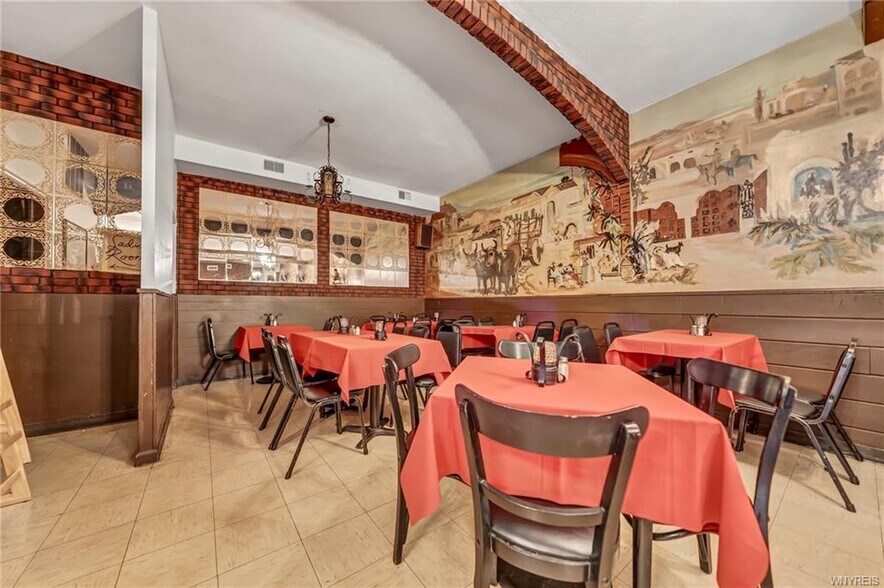 More Photos Of 3019 Pine Ave, Niagara Falls Restaurant For Sale