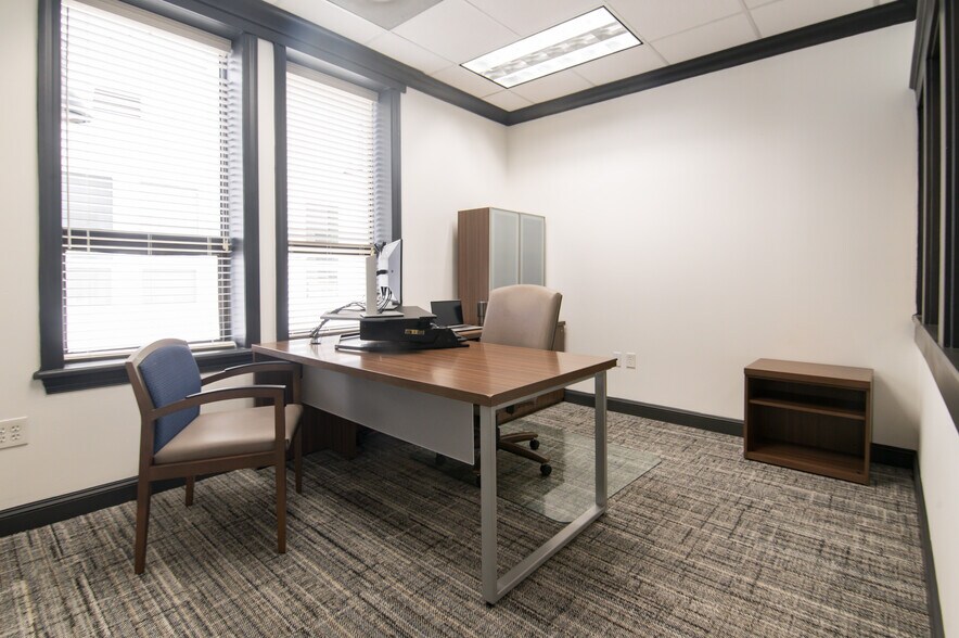 More Photos Of 442 W Kennedy Blvd, Tampa Office For Lease