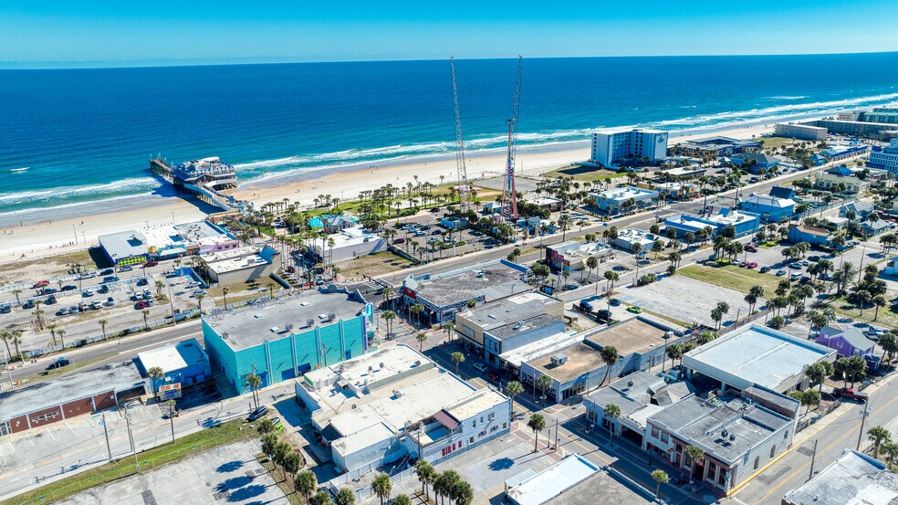 More Photos Of 815-823 Main St Beach, Daytona Beach General Retail For Sale
