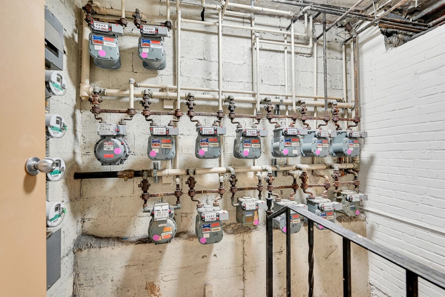 More Photos Of 2901 Matthews, Bronx Apartments For Sale