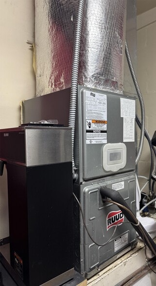 More Photos Of 15 Main St, Mammoth Spring Office For Sale