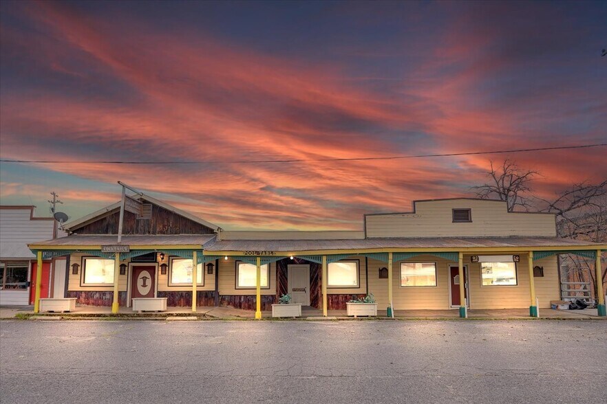 Primary Photo Of 18387 Chestnut Ave, Tuolumne Restaurant For Sale