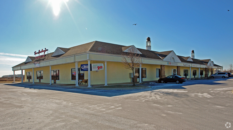 Primary Photo Of 700-714 Ash Blvd, Middletown Storefront Retail Office For Lease