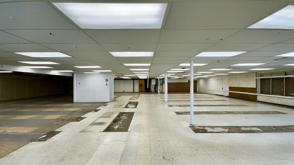 More Photos Of 3107 Spring Hill Ave, Mobile Freestanding For Sale