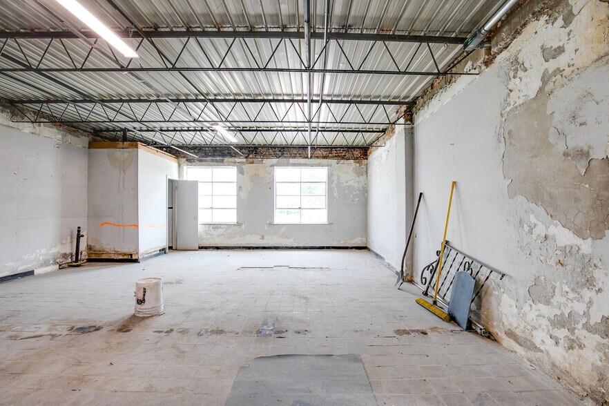 More Photos Of 207 Poythress Street, Hopewell Storefront Retail Office For Lease