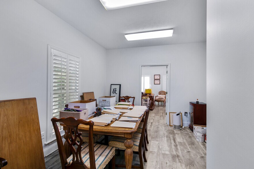 More Photos Of 407 Orchard Park, Ridgeland Office Residential For Sale