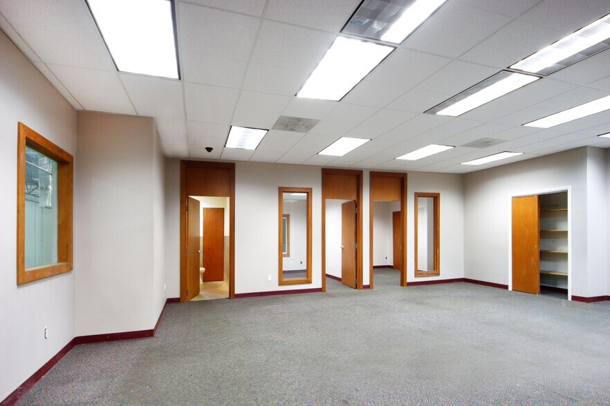 More Photos Of 2851 Evans St, Hollywood Warehouse For Lease