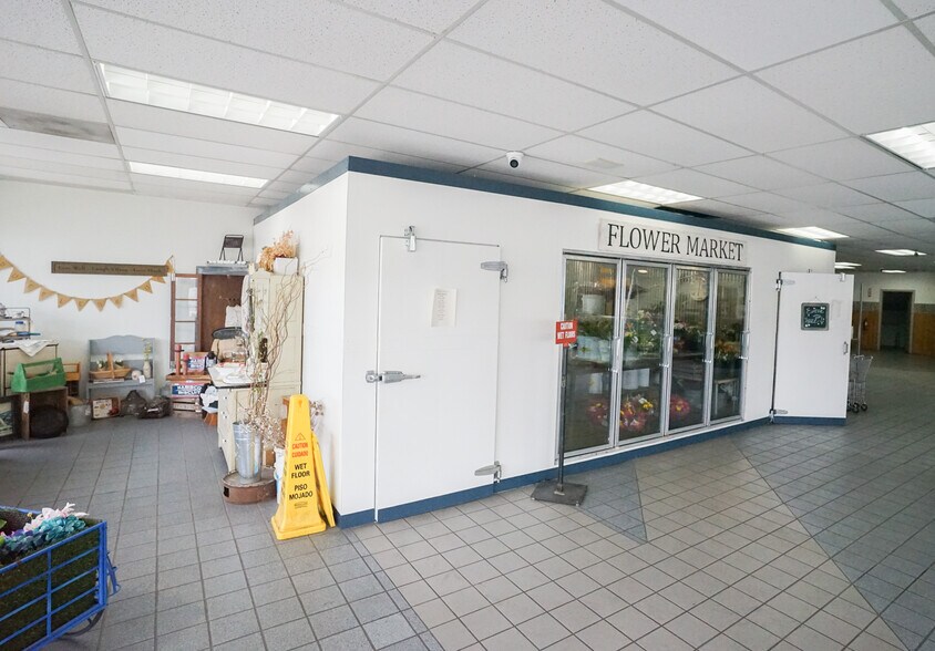 More Photos Of 1302-1310 9th St, Modesto Storefront For Sale