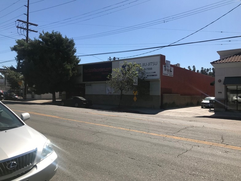 More Photos Of 4440 York Blvd, Los Angeles Manufacturing For Lease