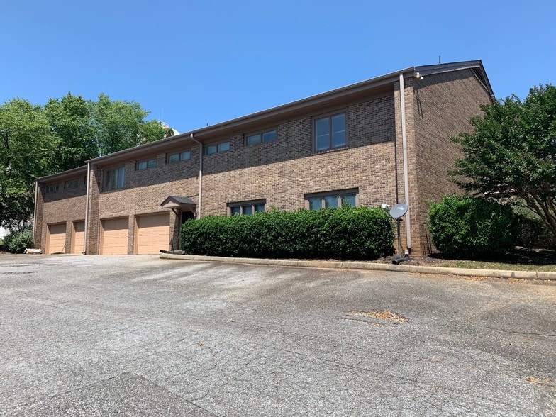 More Photos Of 30 Pointe Cir, Greenville Medical For Lease