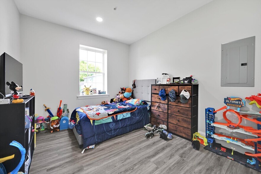 More Photos Of 236 W Market St, Jonestown Multifamily For Sale