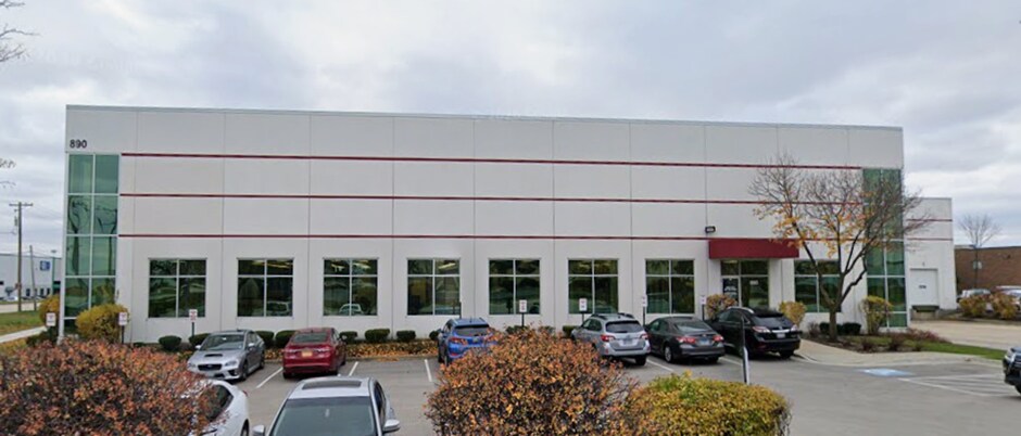More Photos Of 880 N Wood Dale Rd, Wood Dale Warehouse For Lease