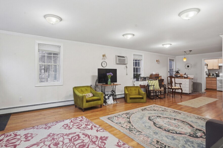 More Photos Of 106 Newport Bridge Rd, Warwick Multifamily For Sale