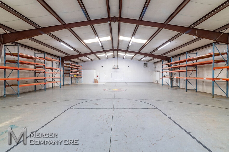 More Photos Of 10108 NW 10th St, Yukon Warehouse For Sale