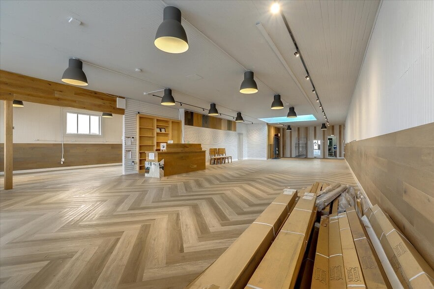 More Photos Of 14 E Lake Ave, Watsonville Storefront For Sale