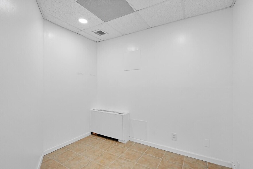 More Photos Of 5565 Columbia Pike, Arlington Multifamily For Sale