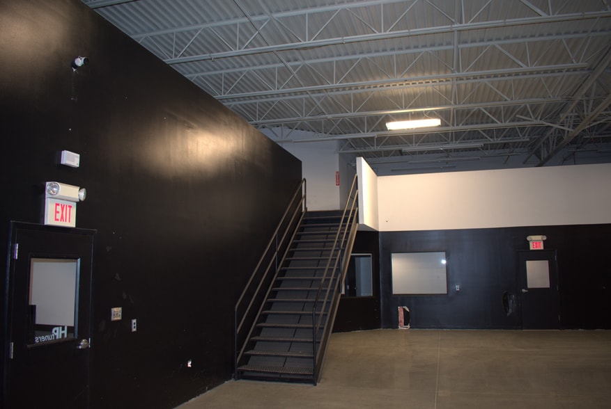 More Photos Of 296 Cayuga Dr, Mooresville Warehouse For Sale