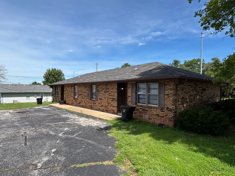 More Photos Of 1009 S Kansas Ave, Springfield Multifamily For Sale