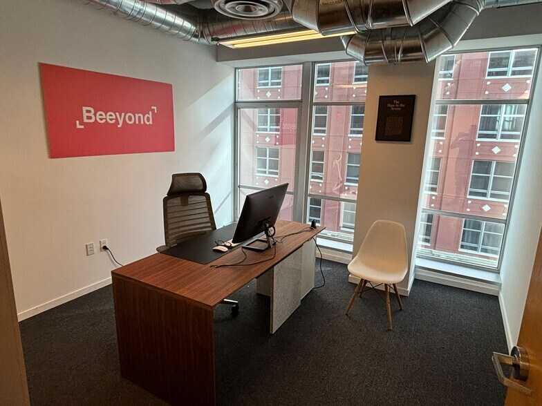 More Photos Of 14 NE 1st Ave, Miami Office For Sale