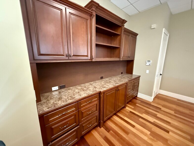 More Photos Of 960185 Gateway Blvd, Fernandina Beach Office For Sale