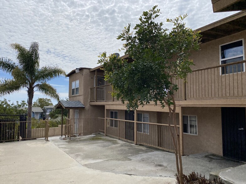 More Photos Of 2760-2762 Market St, San Diego Apartments For Sale