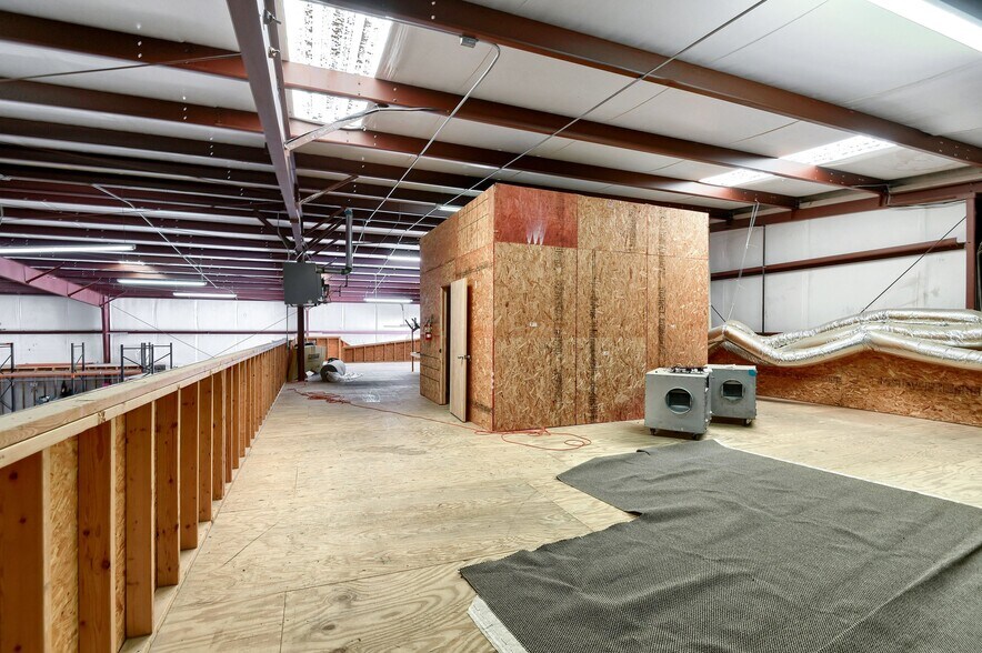 More Photos Of 1877 Witt Rd, Frisco Warehouse For Sale