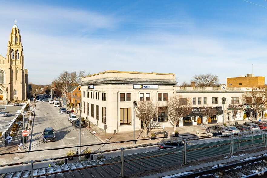 More Photos Of 41-49 Front St, Rockville Centre Storefront Retail Office For Lease